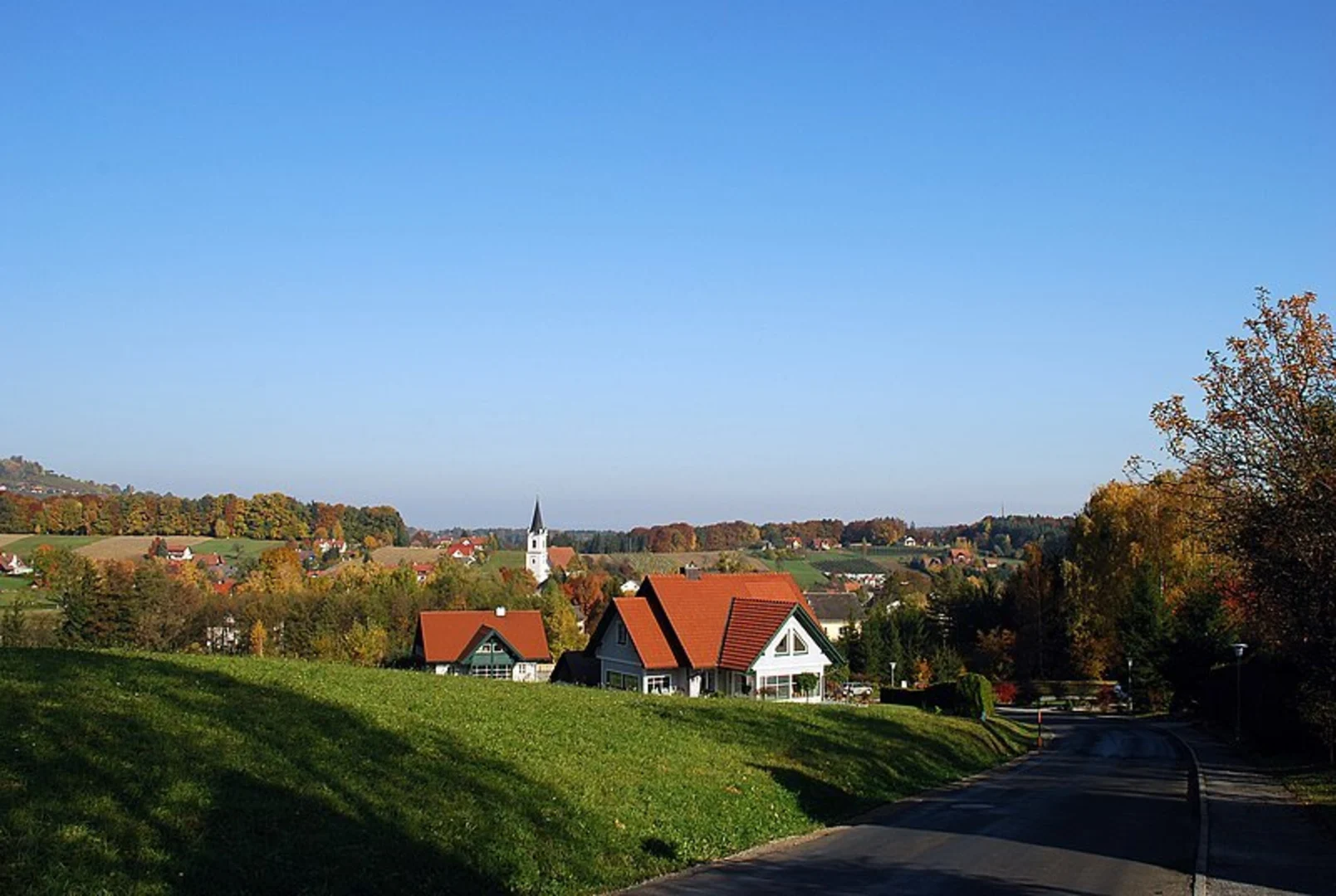An image depicting the trail Reinischkogel Peak from Bad Gams and its surrounding area.