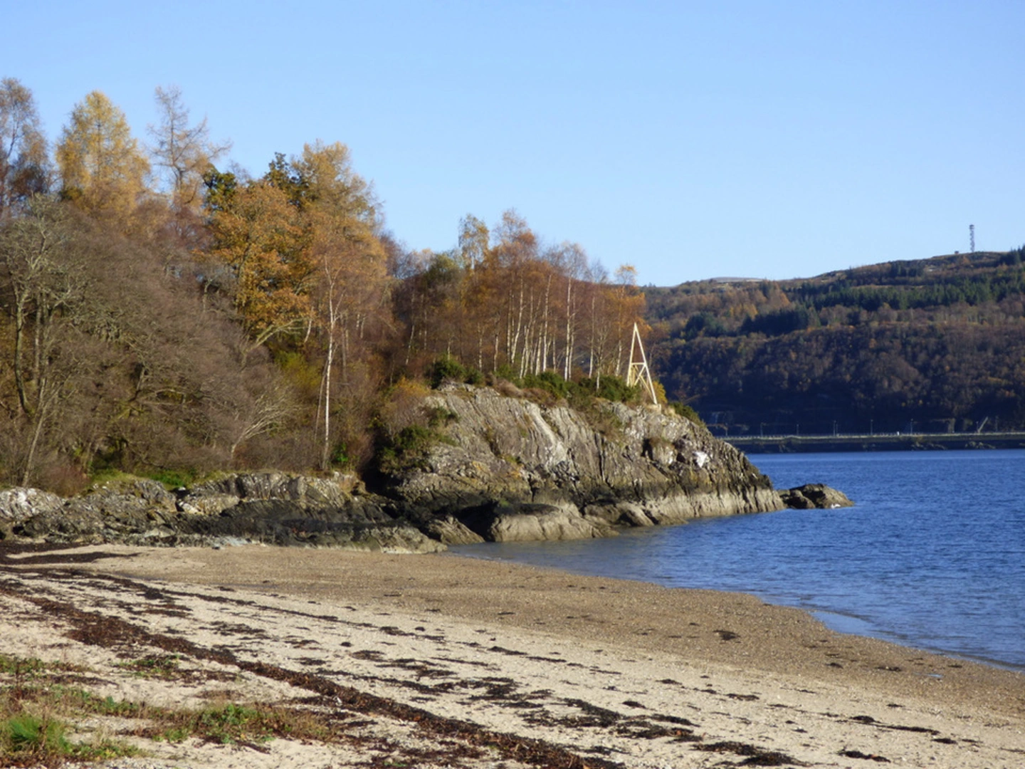 An image depicting the trail Glenfinart Burn Riverside Loop Trail and its surrounding area.