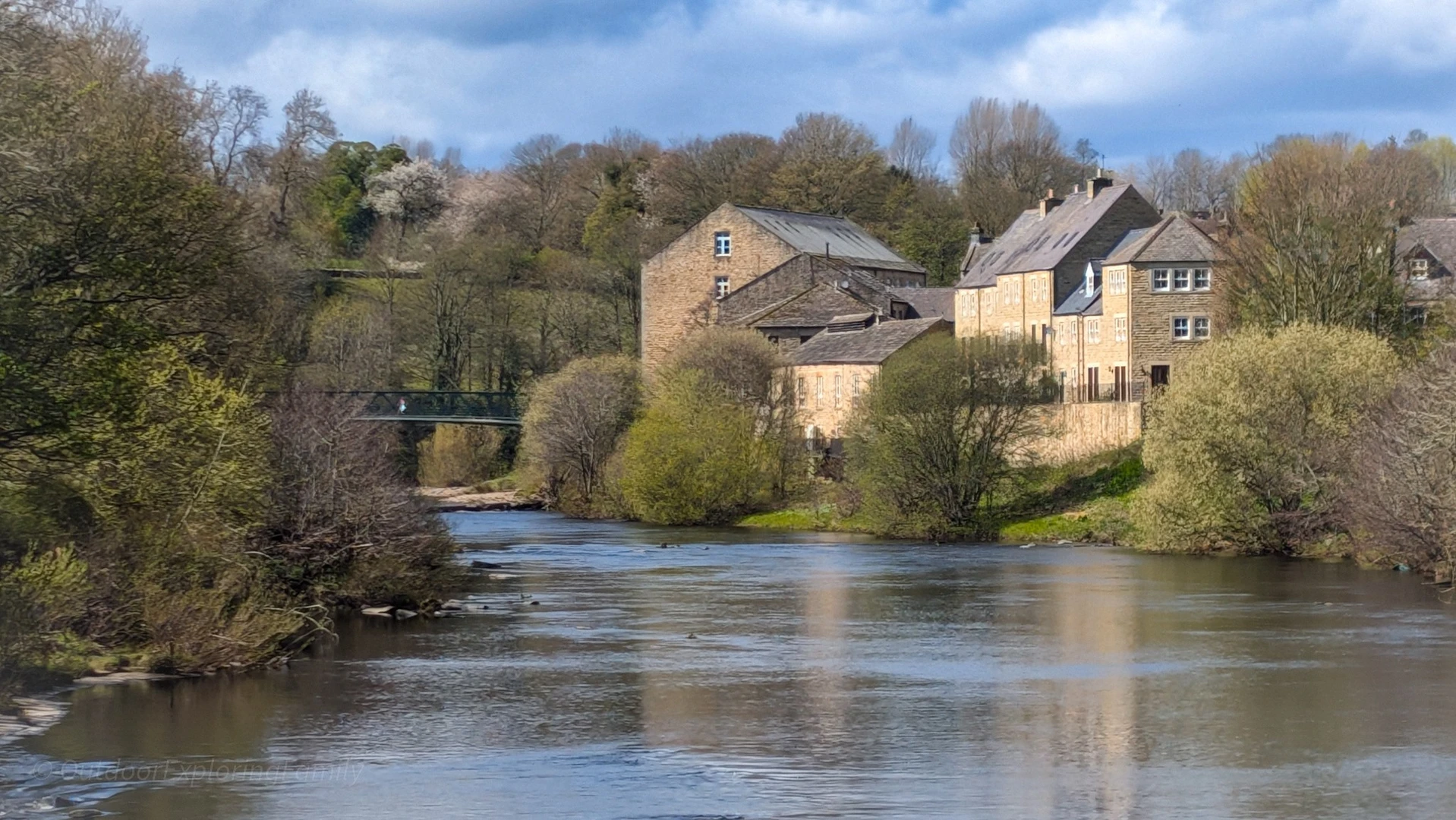 An image depicting the trail Barnard Castle Riverside Circular Walk and its surrounding area.