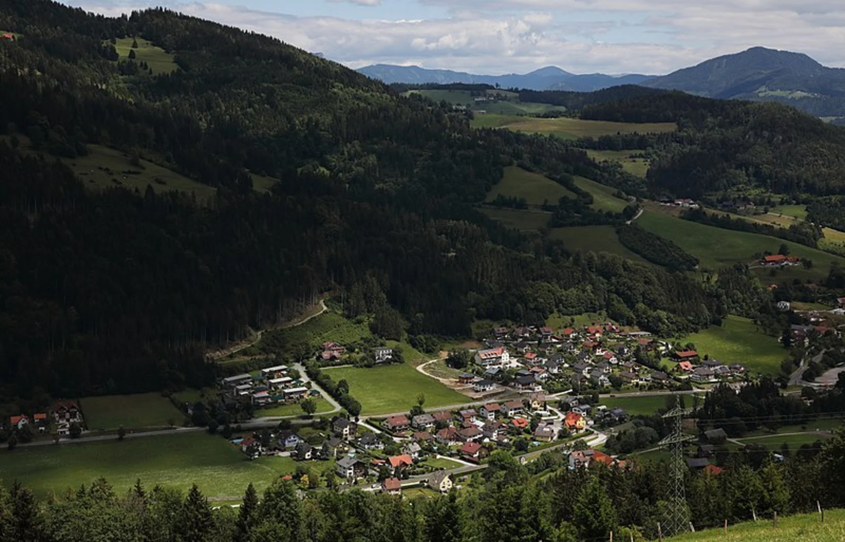 An image depicting the trail From Übelbach to Taschlerkreuz and its surrounding area.