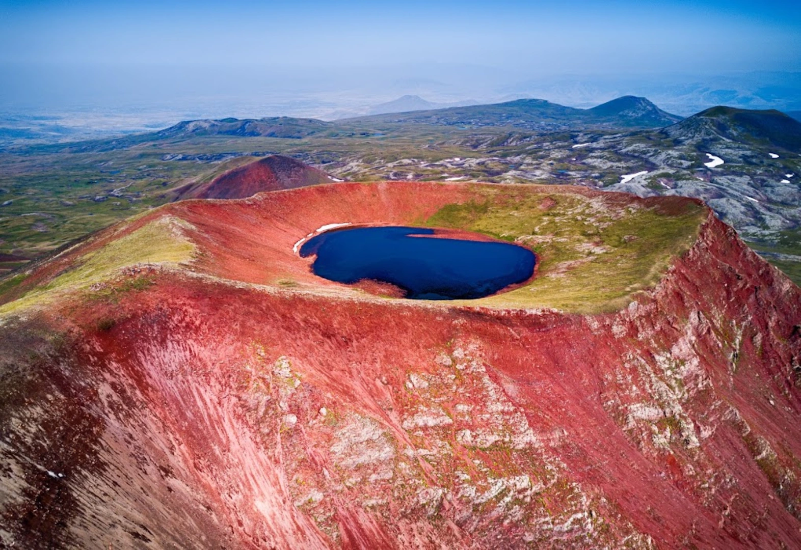 An image depicting the trail Transcaucasian Trail - Armenia and its surrounding area.