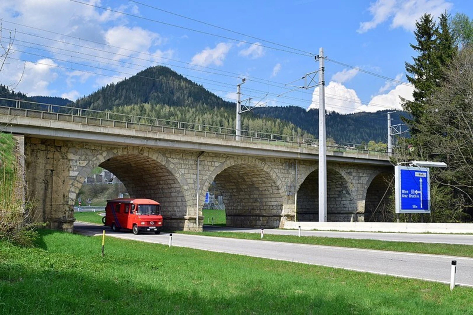 An image depicting the trail Hohe Scheibe Hike from Kapellen to Spital am Semmering and its surrounding area.