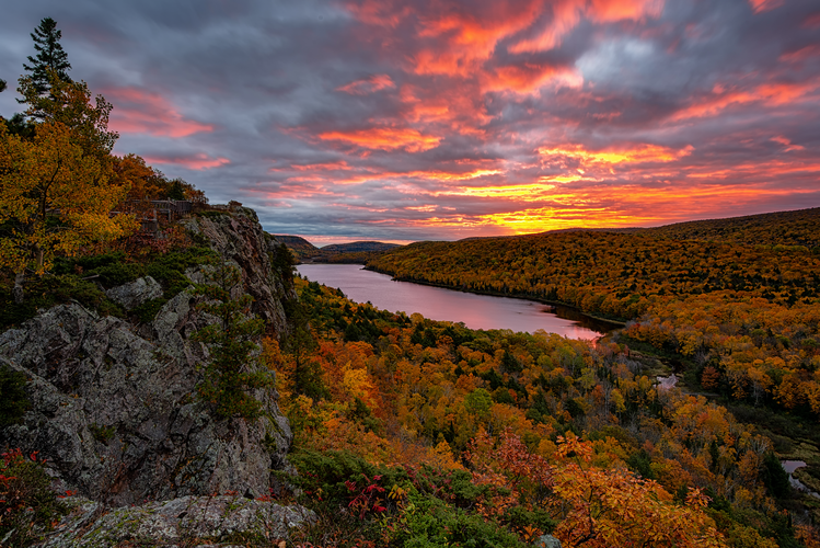Porcupine Mts-Lake Superior Trail