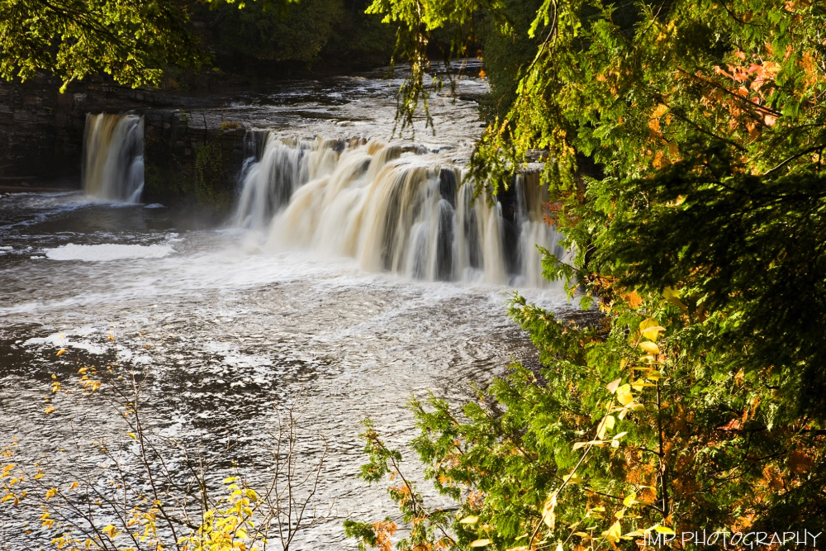 An image depicting the trail Manabezho Falls and Manido Falls via NCT and its surrounding area.