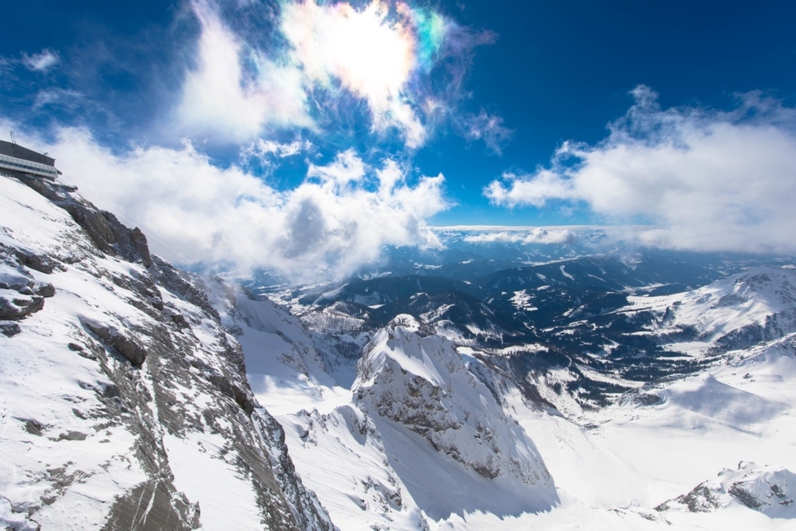An image depicting the trail 5 Huts Trail and its surrounding area.